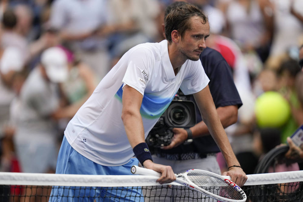 年终总决赛绝杀戴维斯杯，梅德韦杰夫点燃赛场