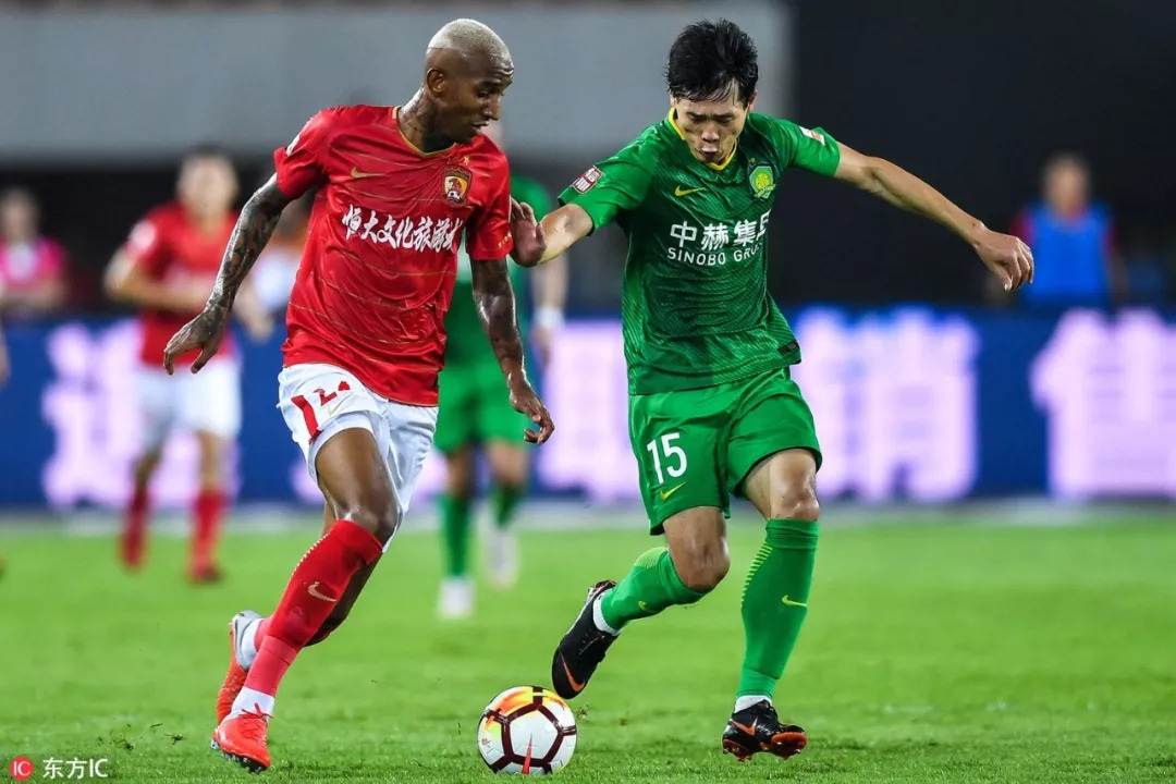 包含江苏东亚客场负于山东泰山，遗憾告负的词条