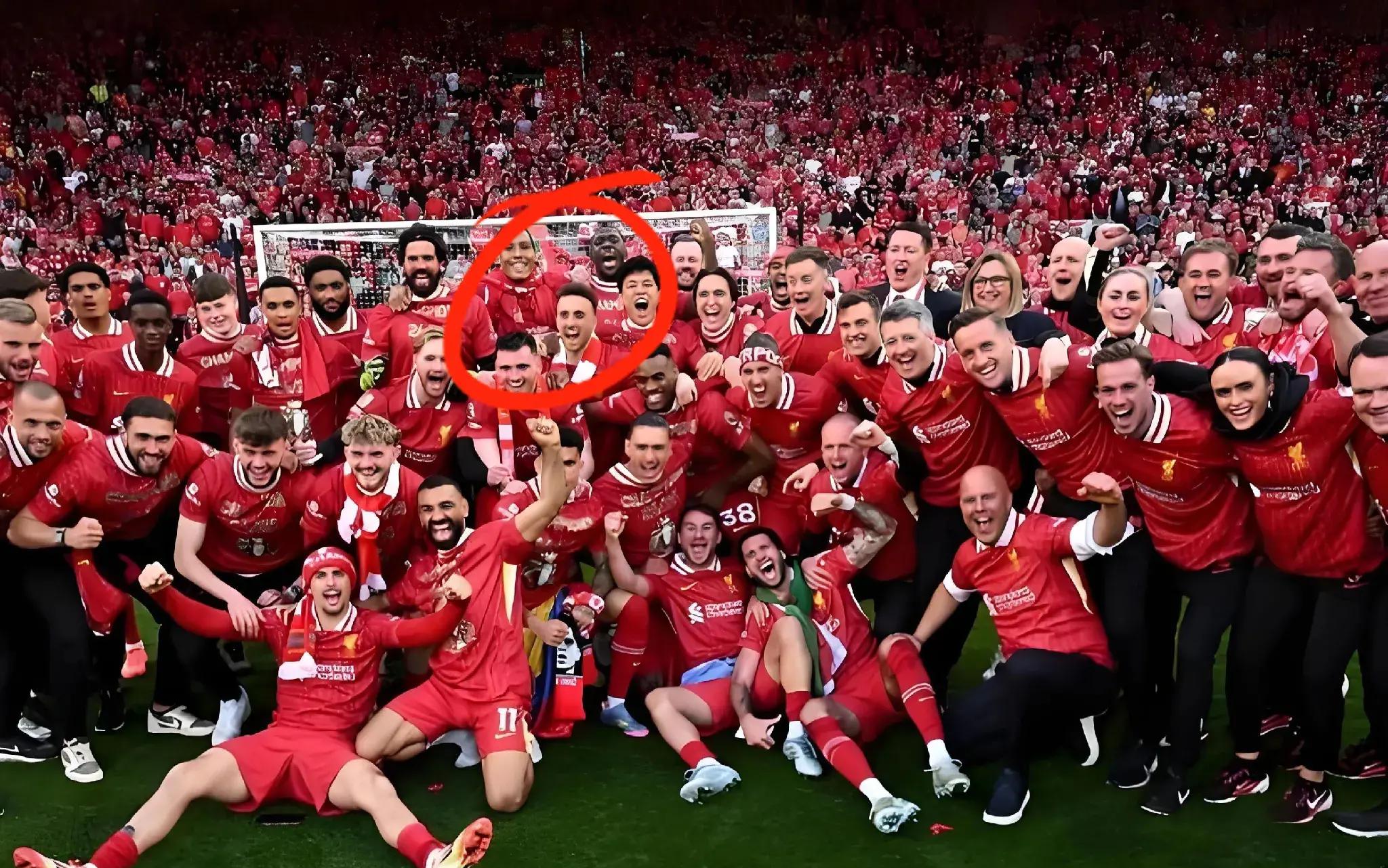 关于利物浦反击成功，稳守榜首位置的信息