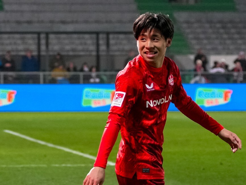 包含凯泽斯劳滕队球员奋力拼搏,斩获三分的词条 包含凯泽斯劳滕队球员奋力拼搏,斩获三分的词条