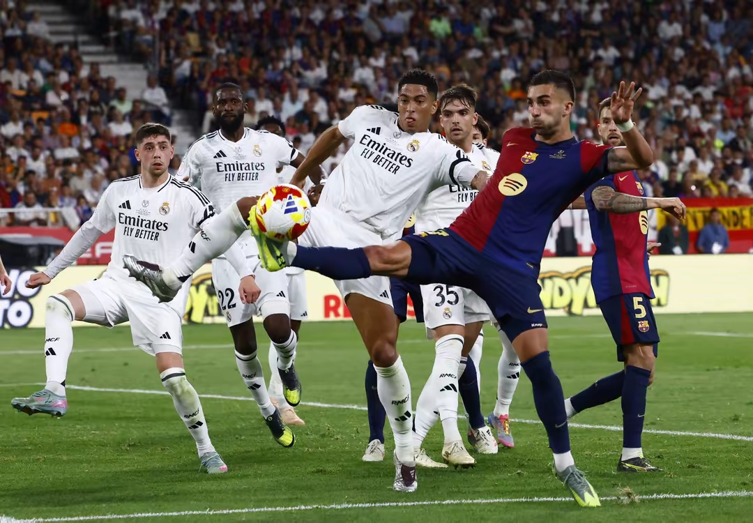 皇马战胜巴塞罗那，锁定晋级名额的简单介绍
