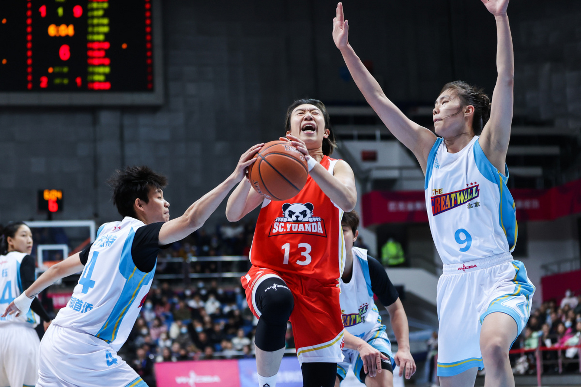 国内球员发挥出色，球队获胜