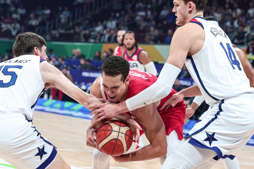 加拿大队在比赛中展现出色实力