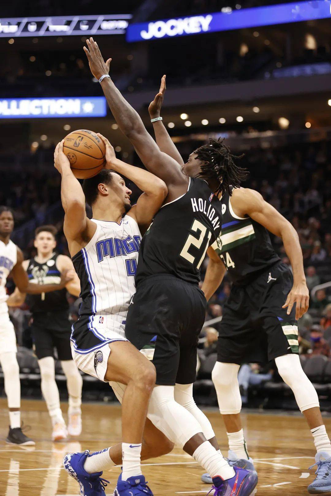 关于雄猛夺客胜，雷霆轻取魔术展示实力的信息