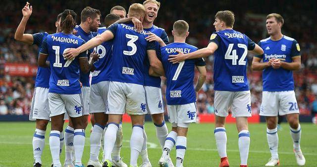 南特球员状态正佳场上激烈拼搏