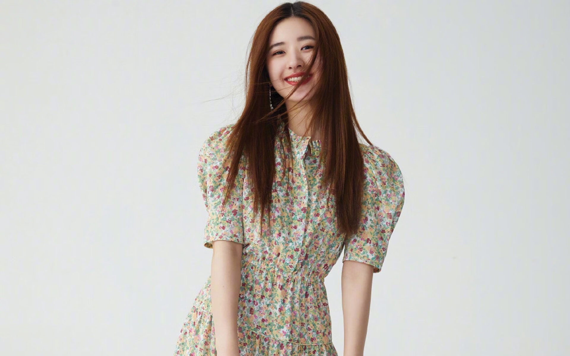 赛道上的紫金风暴，霍勒迪在F1揭幕战上演湖人式接管