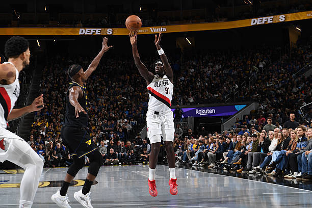 包含马刺外线表现抢眼,球队成绩节节攀升的词条 包含马刺外线表现抢眼,球队成绩节节攀升的词条