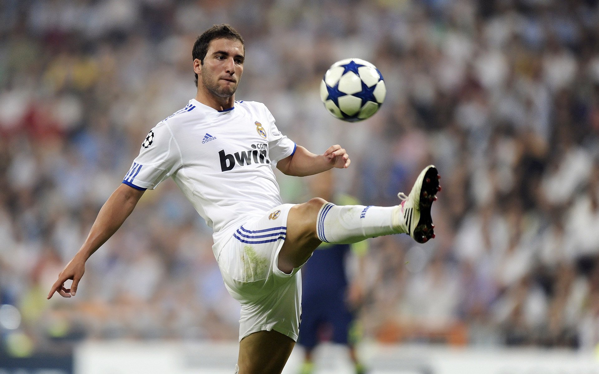 从厄德高到塞内加尔，关键节点上的英雄叙事与足球的瞬间永恒