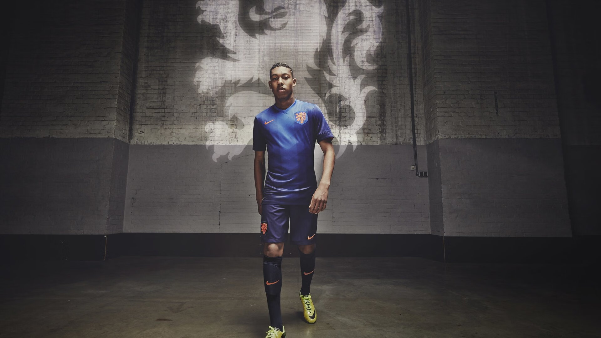 开云APP-卡拉斯科，丹麦与哥伦比亚之战中的攻防转换核心